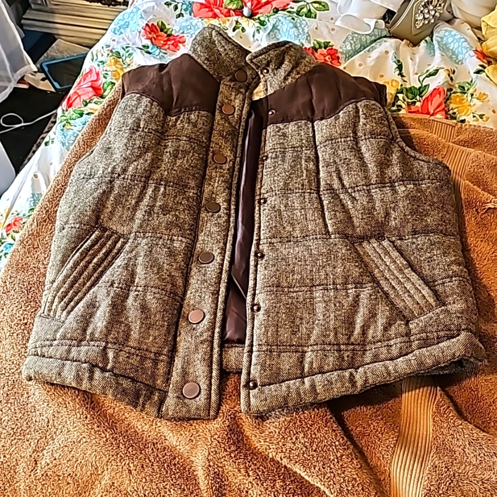 VEST